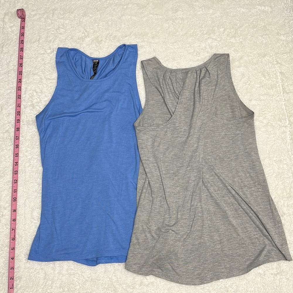 One blue and one gray. RBX size small